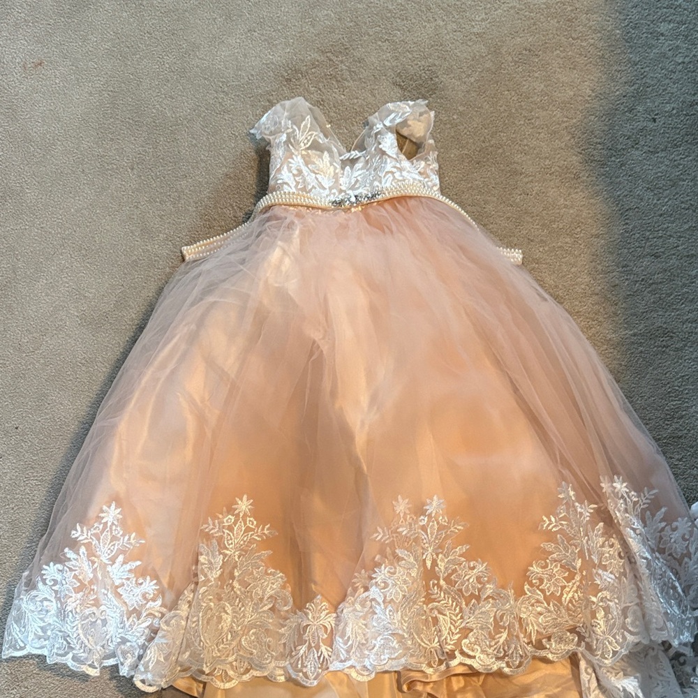 Brand new Charming Lace Kids Dress in Peach/ nude size 3